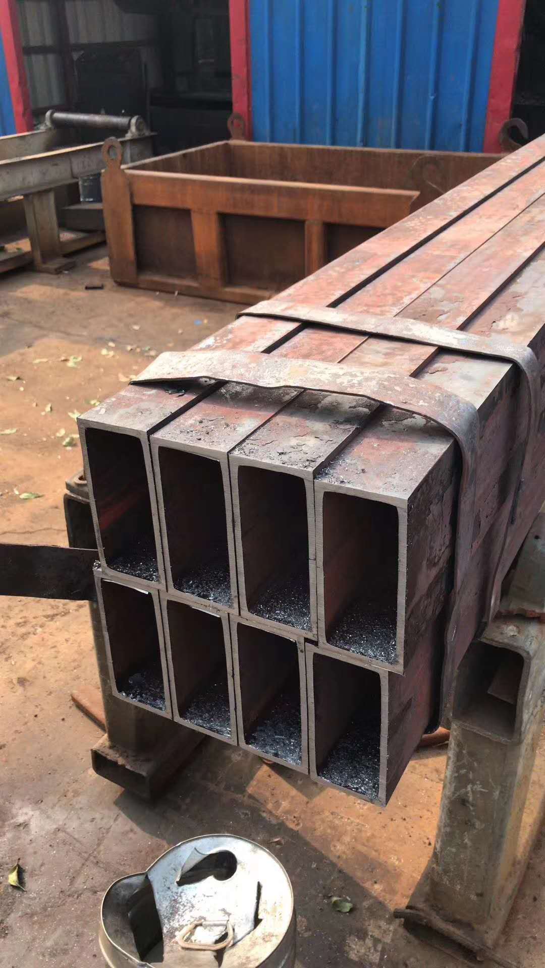 山东乾宝诚金属制品直角方管的简单介绍